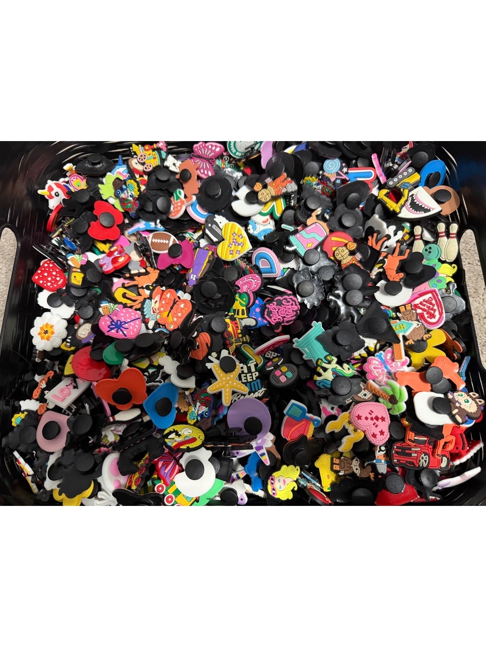100 Random Croc Charms
